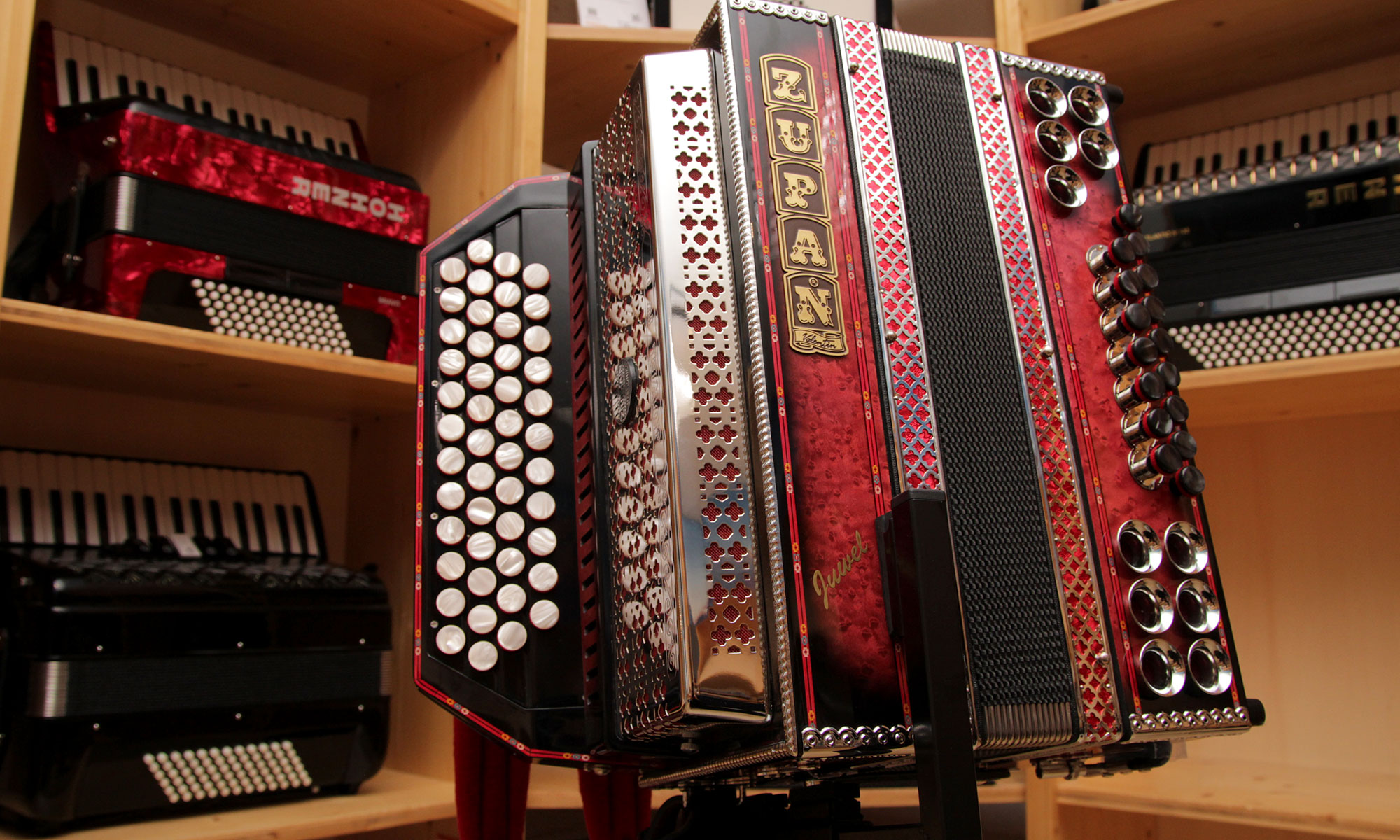 Steirische Harmonika Zupan Juwel in der Akkordeonausstellung des Musikhaus Kirstein